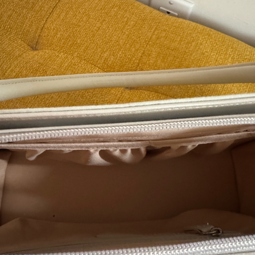 Used Miche vintage classic cream bag .. possibly 1990โs ๐๐ - Picture 5 of 7